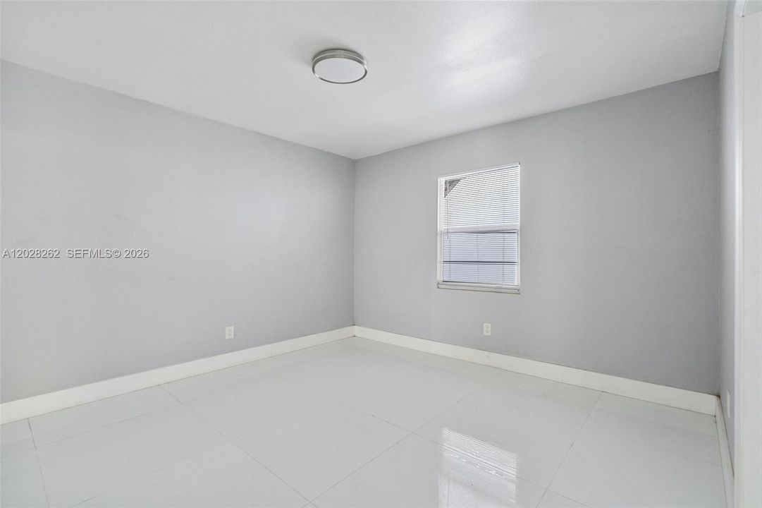 Activo con contrato: $595,000 (3 camas, 2 baños, 1600 Pies cuadrados)