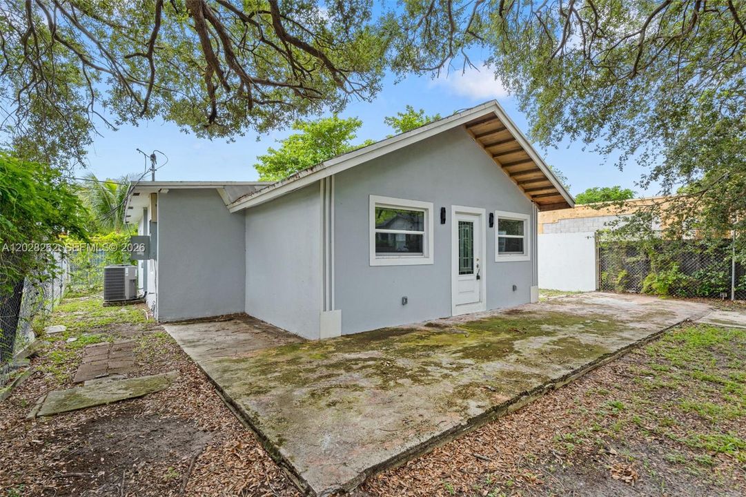 Activo con contrato: $595,000 (3 camas, 2 baños, 1600 Pies cuadrados)