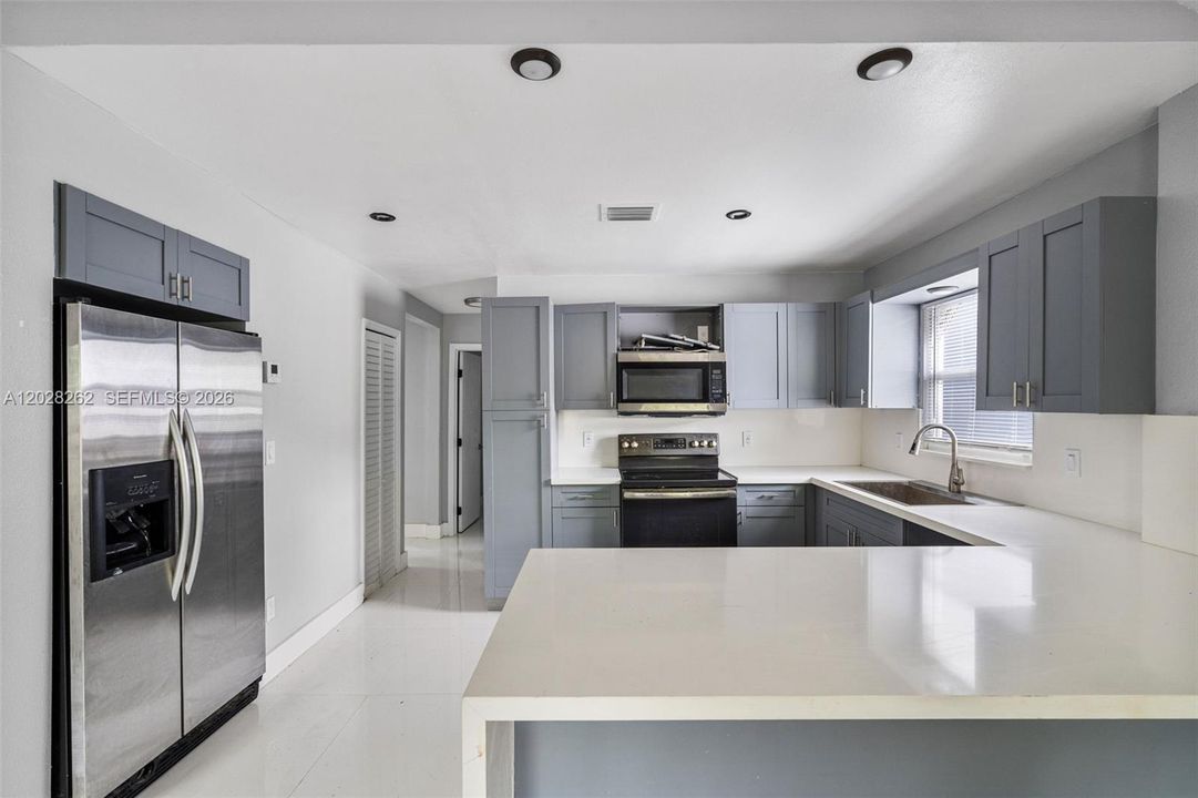 Activo con contrato: $595,000 (3 camas, 2 baños, 1600 Pies cuadrados)