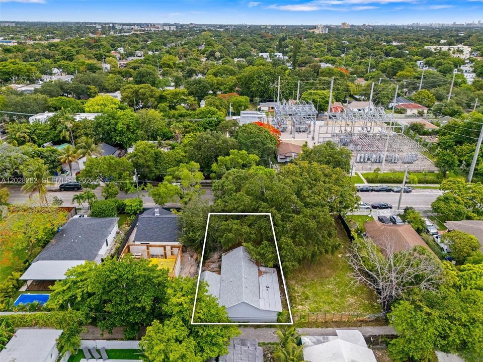 Activo con contrato: $595,000 (3 camas, 2 baños, 1600 Pies cuadrados)
