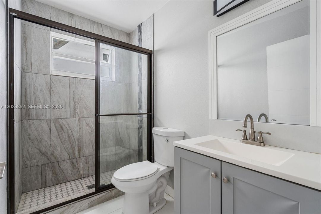 Activo con contrato: $595,000 (3 camas, 2 baños, 1600 Pies cuadrados)