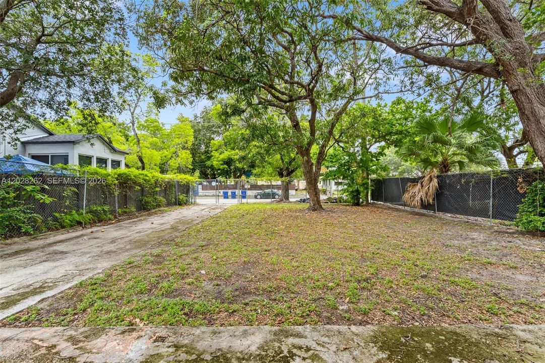 Activo con contrato: $595,000 (3 camas, 2 baños, 1600 Pies cuadrados)