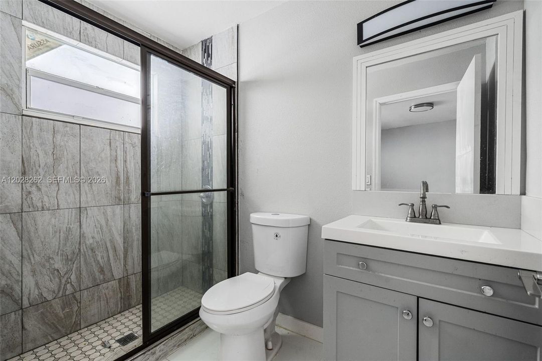 Activo con contrato: $595,000 (3 camas, 2 baños, 1600 Pies cuadrados)