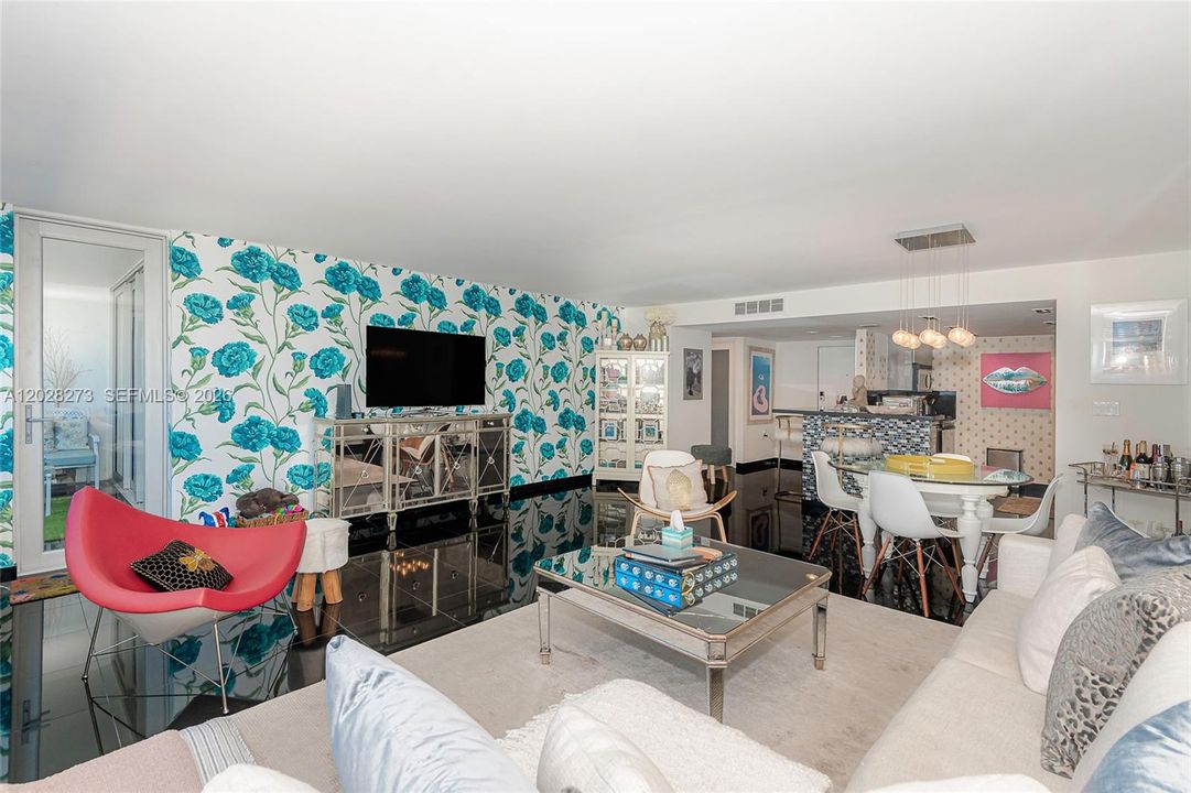 For Rent: $4,500 (1 beds, 1 baths, 1027 Square Feet)