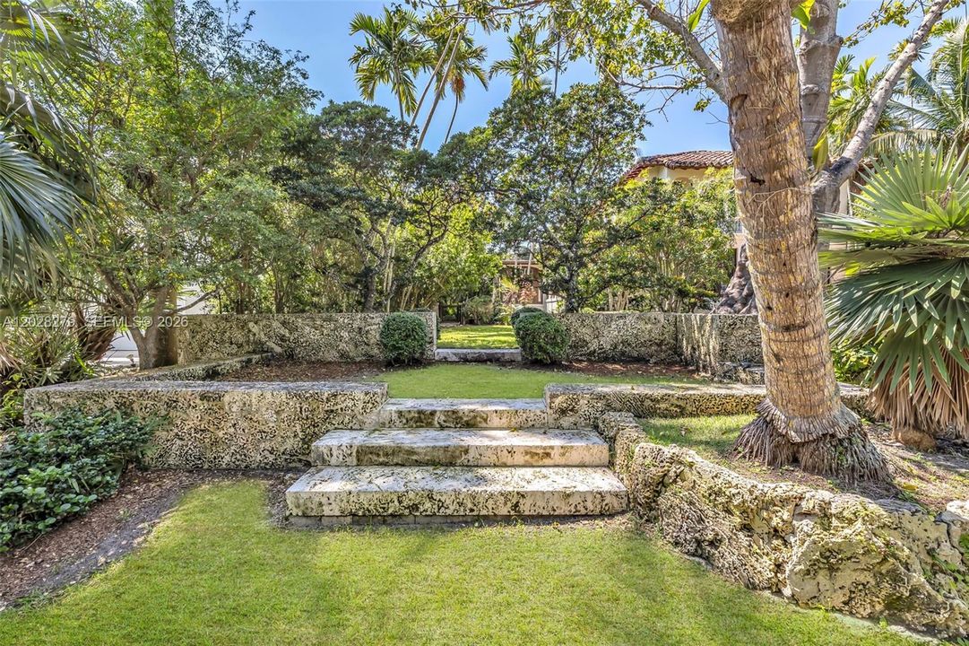 For Sale: $7,785,000 (5 beds, 3 baths, 0 Square Feet)