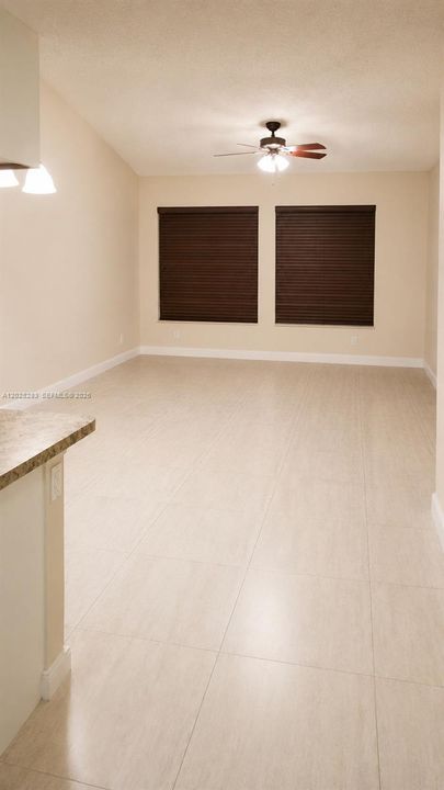 For Rent: $2,300 (2 beds, 2 baths, 981 Square Feet)