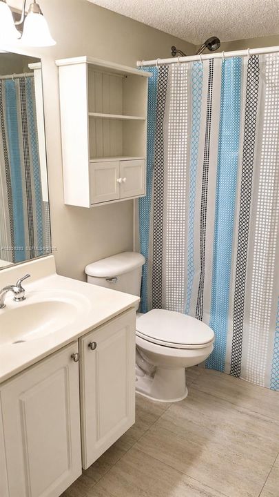 For Rent: $2,300 (2 beds, 2 baths, 981 Square Feet)