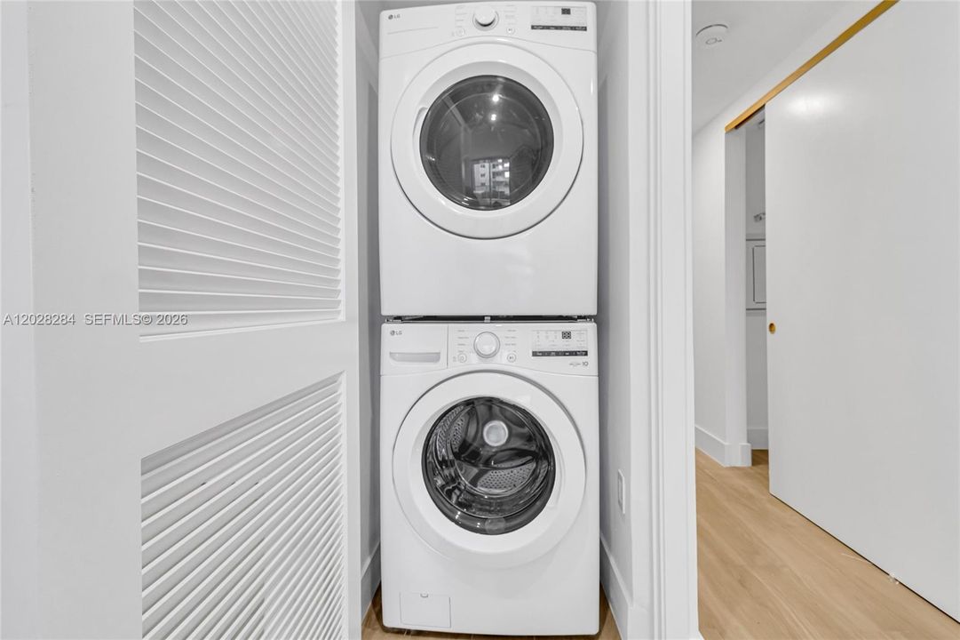 На продажу: $668,000 (0 спален, 1 ванн, 617 Квадратных фут)