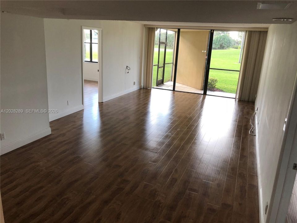 На продажу: $330,000 (2 спален, 2 ванн, 1273 Квадратных фут)
