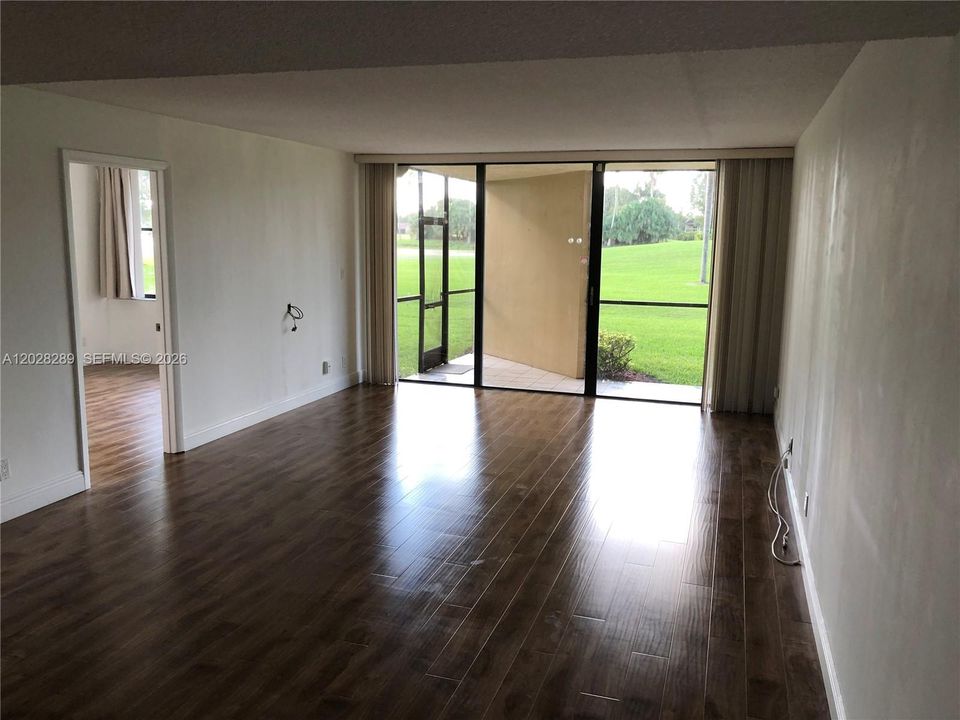 На продажу: $330,000 (2 спален, 2 ванн, 1273 Квадратных фут)