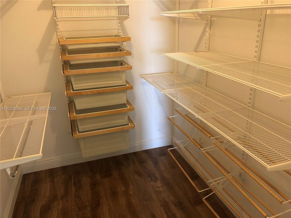 На продажу: $330,000 (2 спален, 2 ванн, 1273 Квадратных фут)