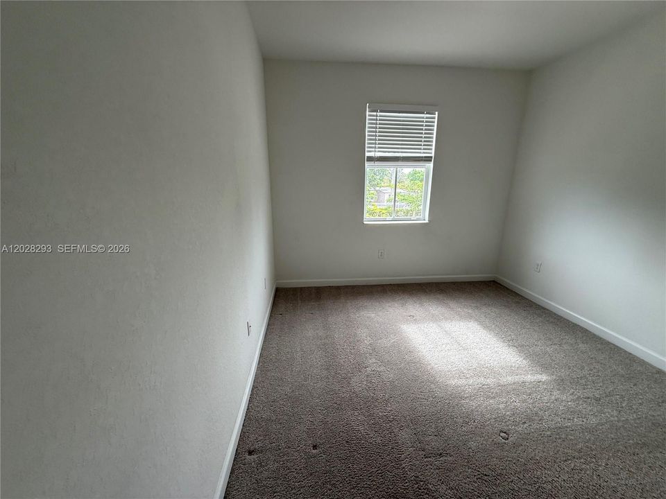 En Venta: $575,000 (4 camas, 2 baños, 1820 Pies cuadrados)