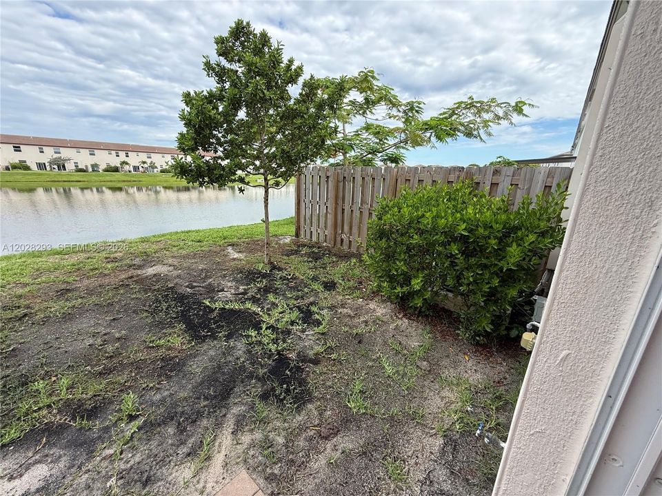 En Venta: $575,000 (4 camas, 2 baños, 1820 Pies cuadrados)