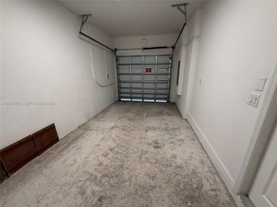 En Venta: $575,000 (4 camas, 2 baños, 1820 Pies cuadrados)