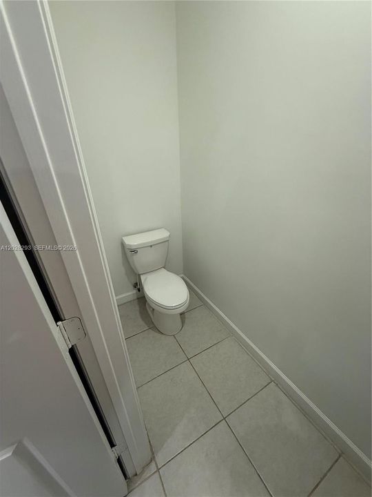 En Venta: $575,000 (4 camas, 2 baños, 1820 Pies cuadrados)