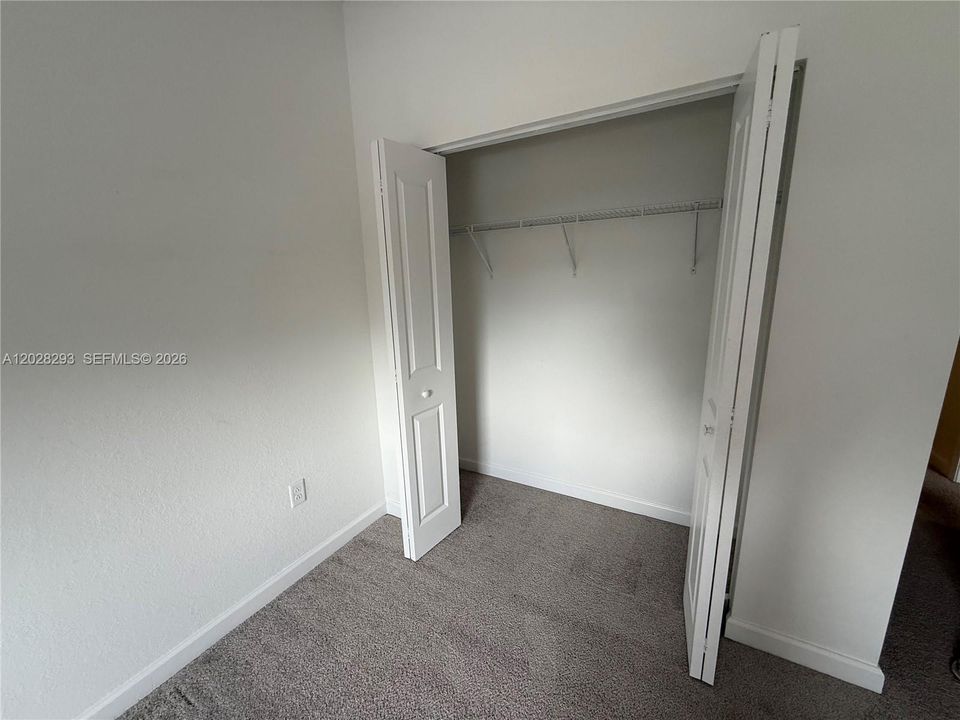 En Venta: $575,000 (4 camas, 2 baños, 1820 Pies cuadrados)