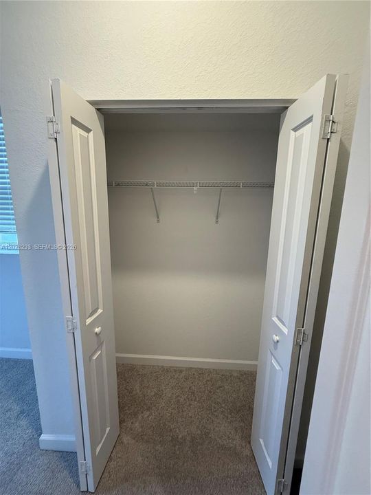 En Venta: $575,000 (4 camas, 2 baños, 1820 Pies cuadrados)