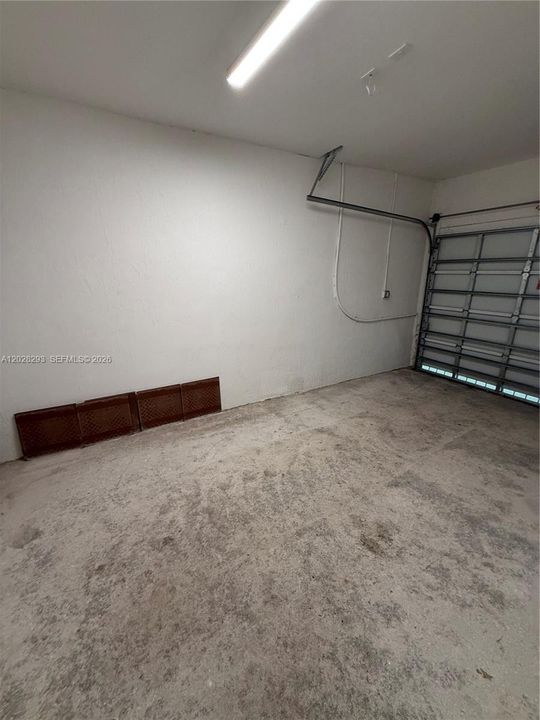 En Venta: $575,000 (4 camas, 2 baños, 1820 Pies cuadrados)