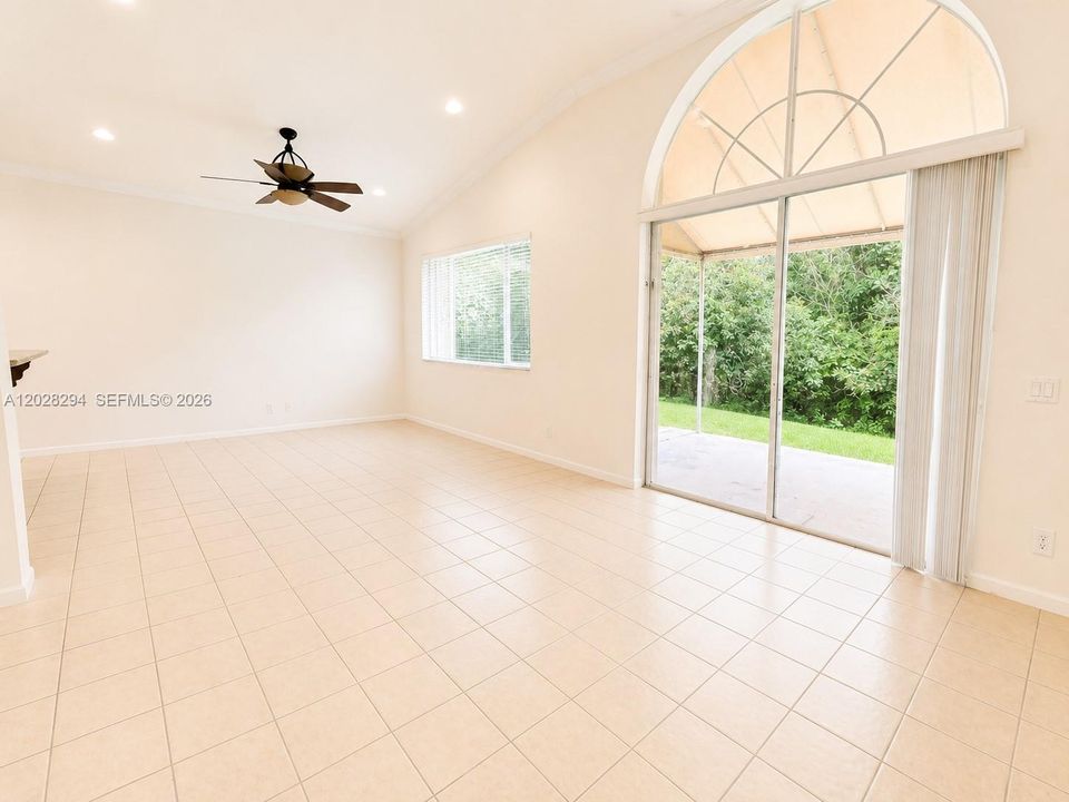 For Rent: $3,450 (4 beds, 2 baths, 2054 Square Feet)