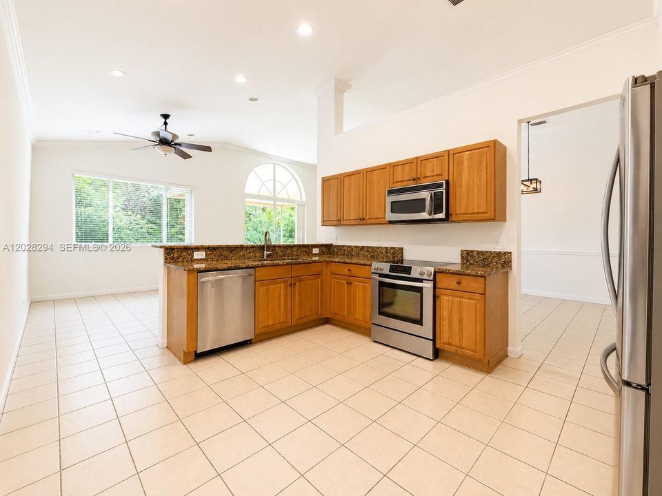 For Rent: $3,450 (4 beds, 2 baths, 2054 Square Feet)