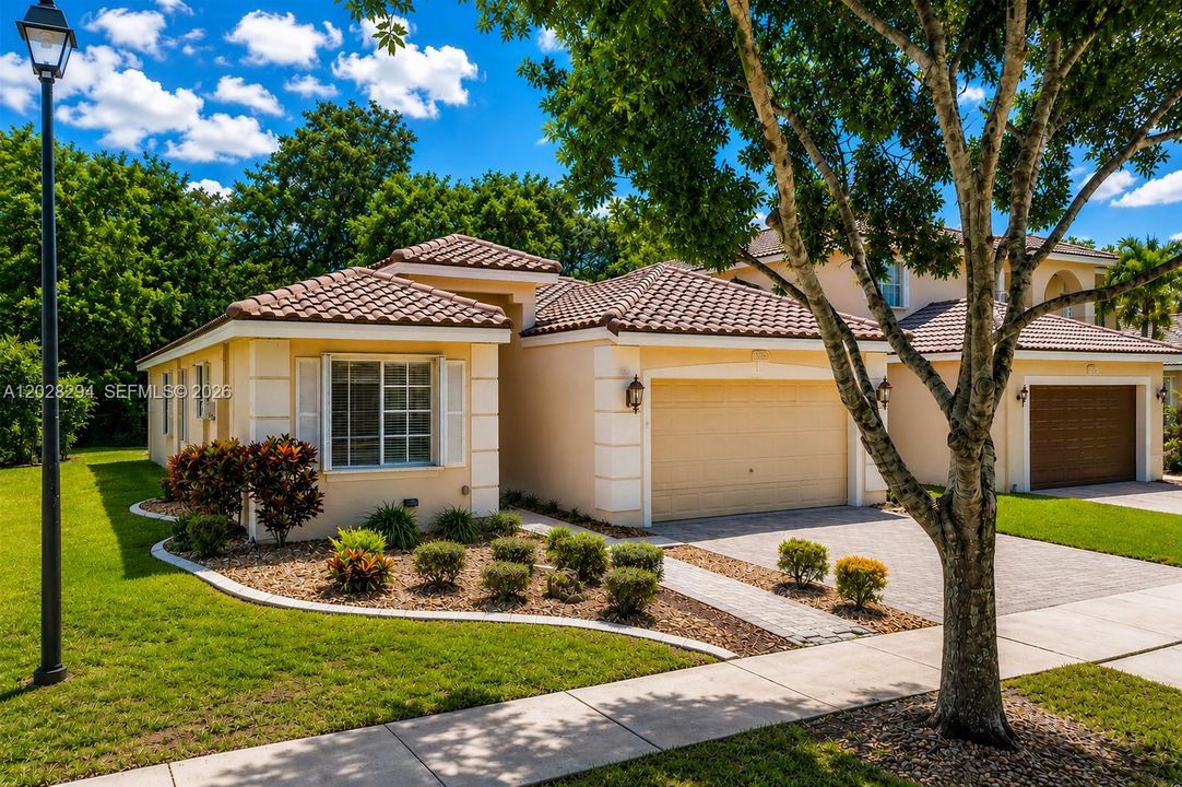 For Rent: $3,450 (4 beds, 2 baths, 2054 Square Feet)