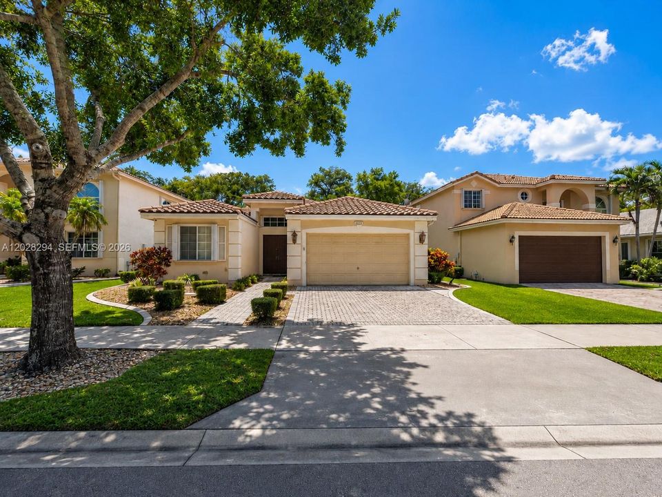 For Rent: $3,450 (4 beds, 2 baths, 2054 Square Feet)
