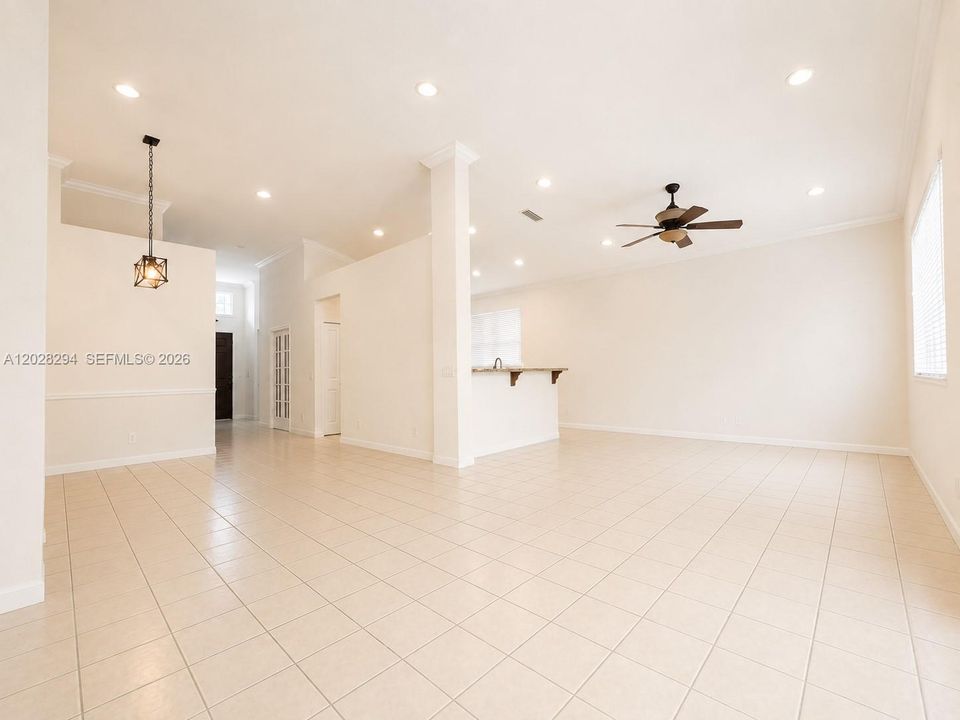 For Rent: $3,450 (4 beds, 2 baths, 2054 Square Feet)