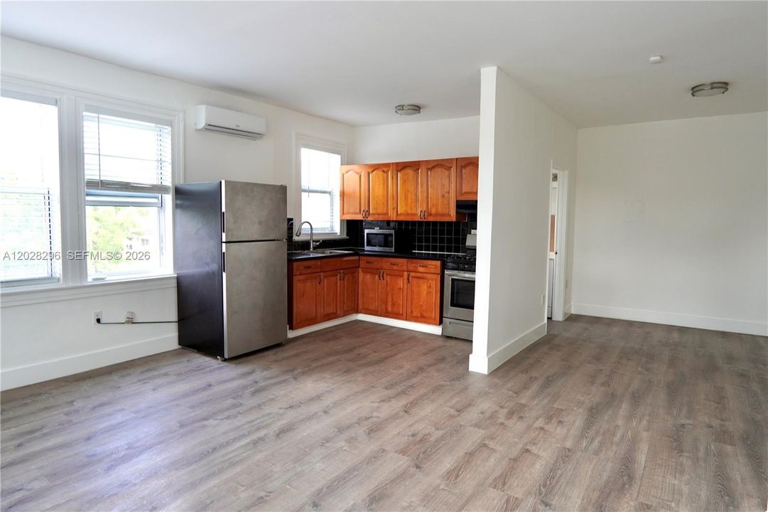 В аренду: $1,650 (0 спален, 1 ванн, 0 Квадратных фут)