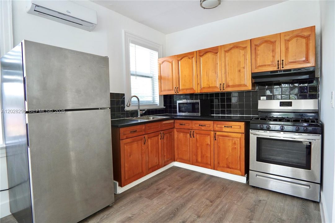 В аренду: $1,650 (0 спален, 1 ванн, 0 Квадратных фут)
