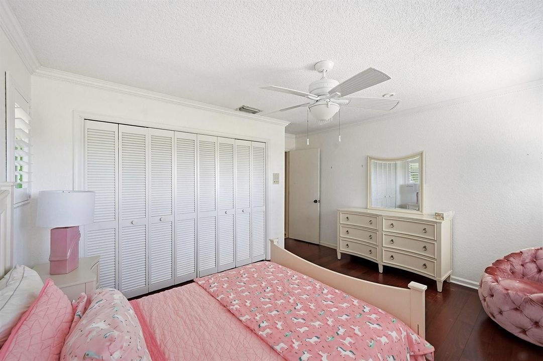 23_bedroom 1