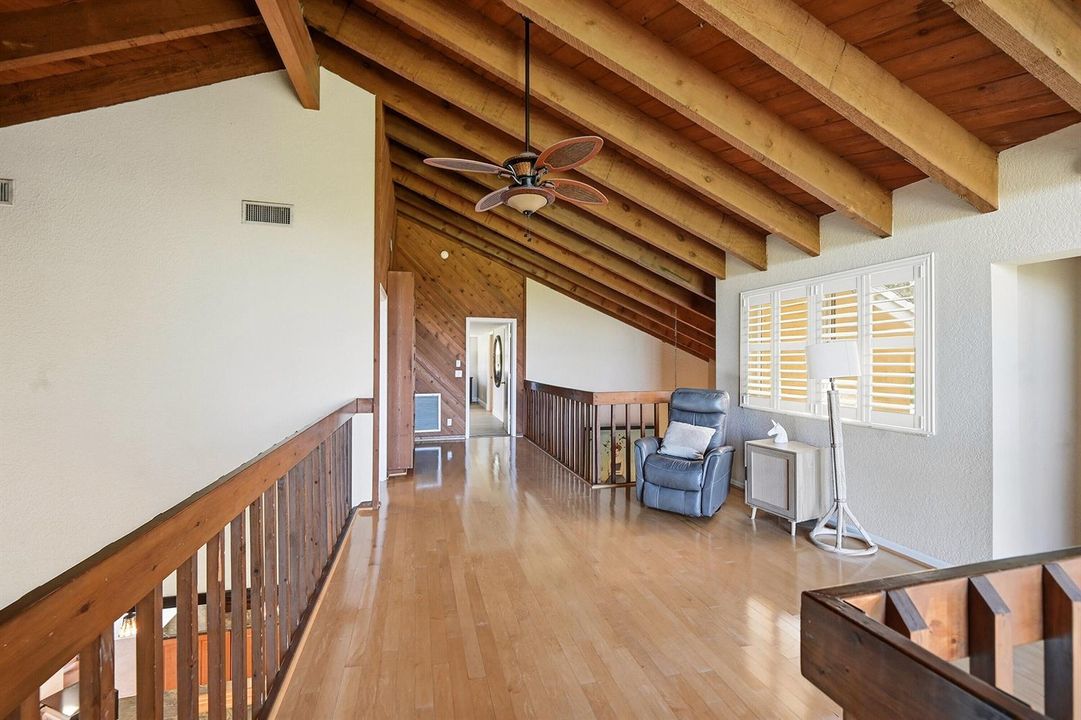 21_family room
