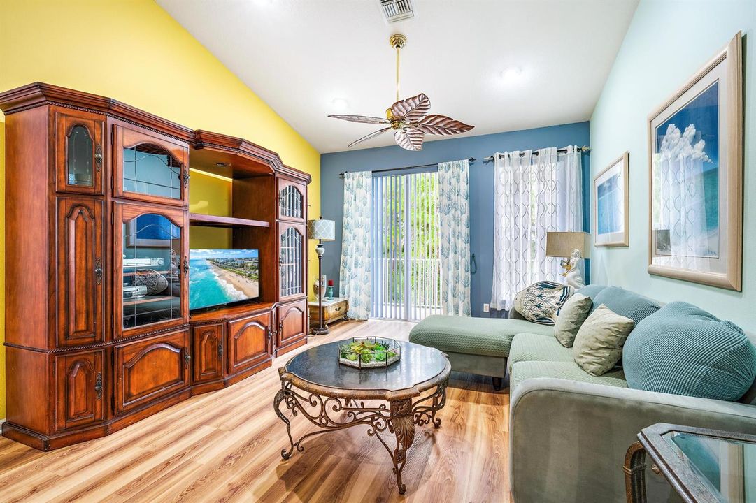 9224 Wentworth Ln-8