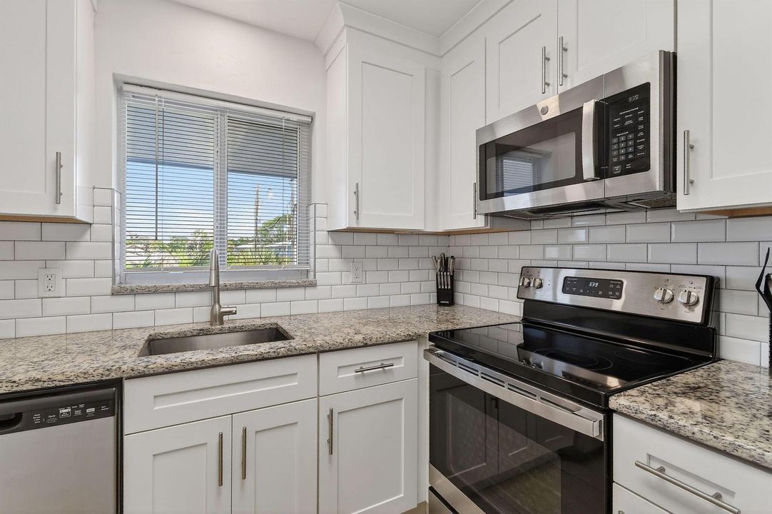 9GardenSt#204J(19)