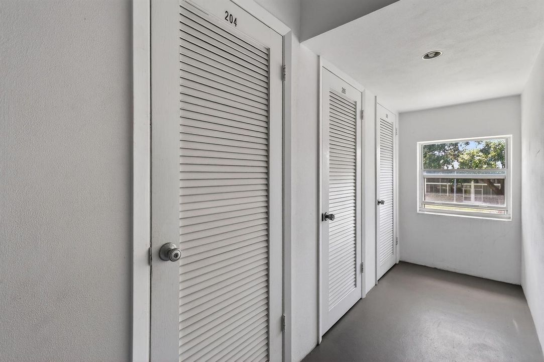 9GardenSt#204J(44)