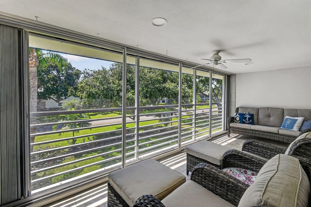 9GardenSt#204J(40)