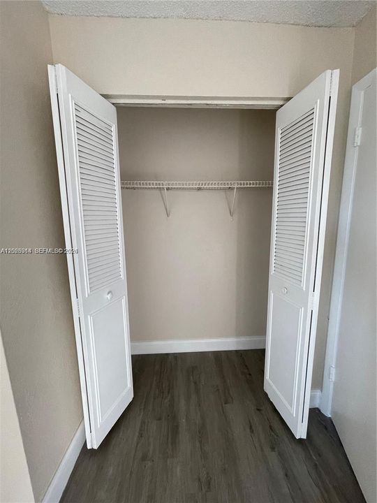 В аренду: $2,050 (2 спален, 1 ванн, 944 Квадратных фут)