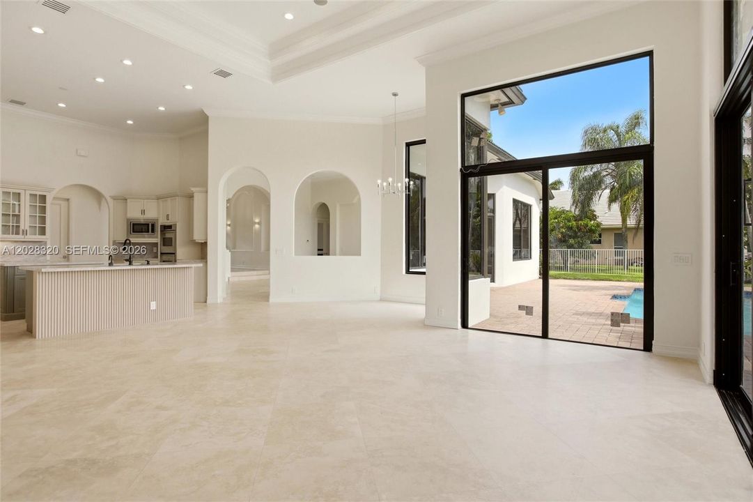 For Sale: $2,725,000 (5 beds, 5 baths, 4556 Square Feet)
