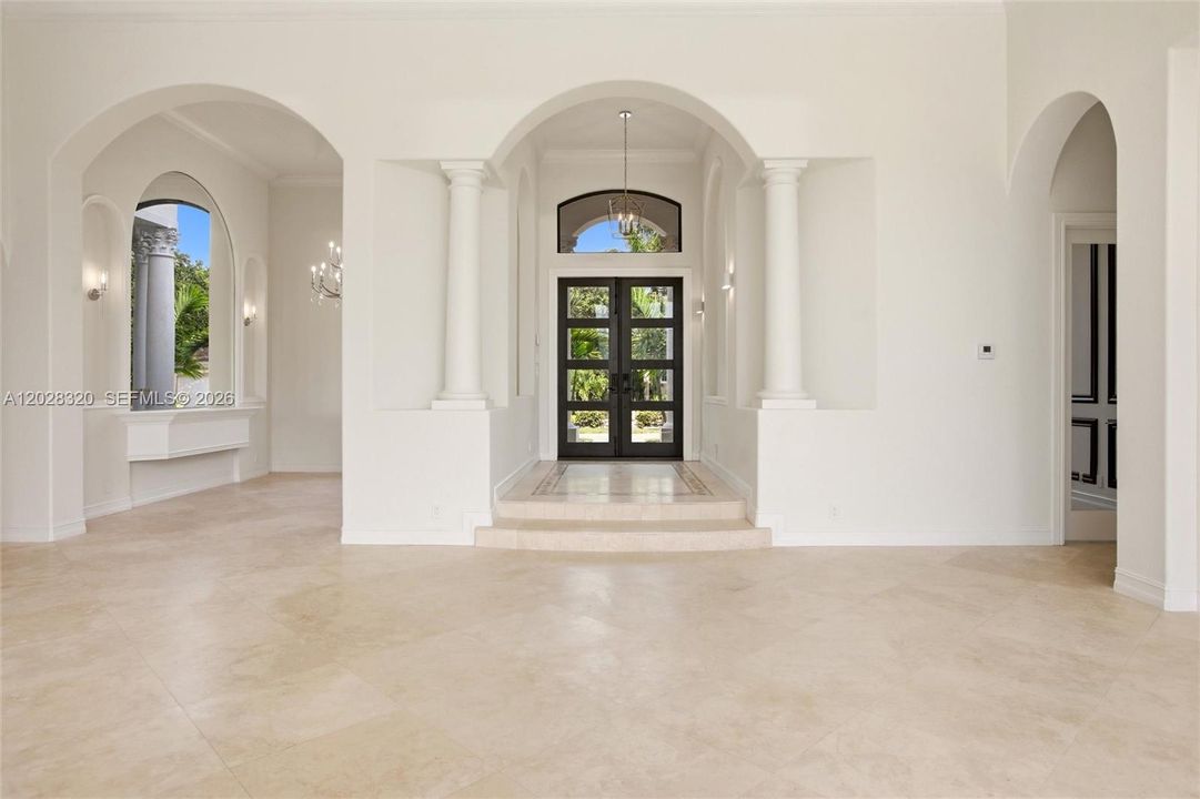 For Sale: $2,725,000 (5 beds, 5 baths, 4556 Square Feet)