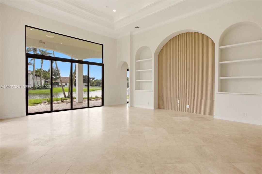 For Sale: $2,725,000 (5 beds, 5 baths, 4556 Square Feet)