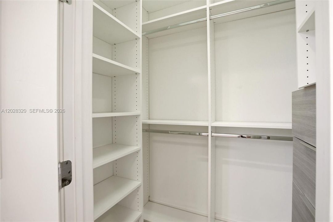 На продажу: $2,725,000 (5 спален, 5 ванн, 4556 Квадратных фут)