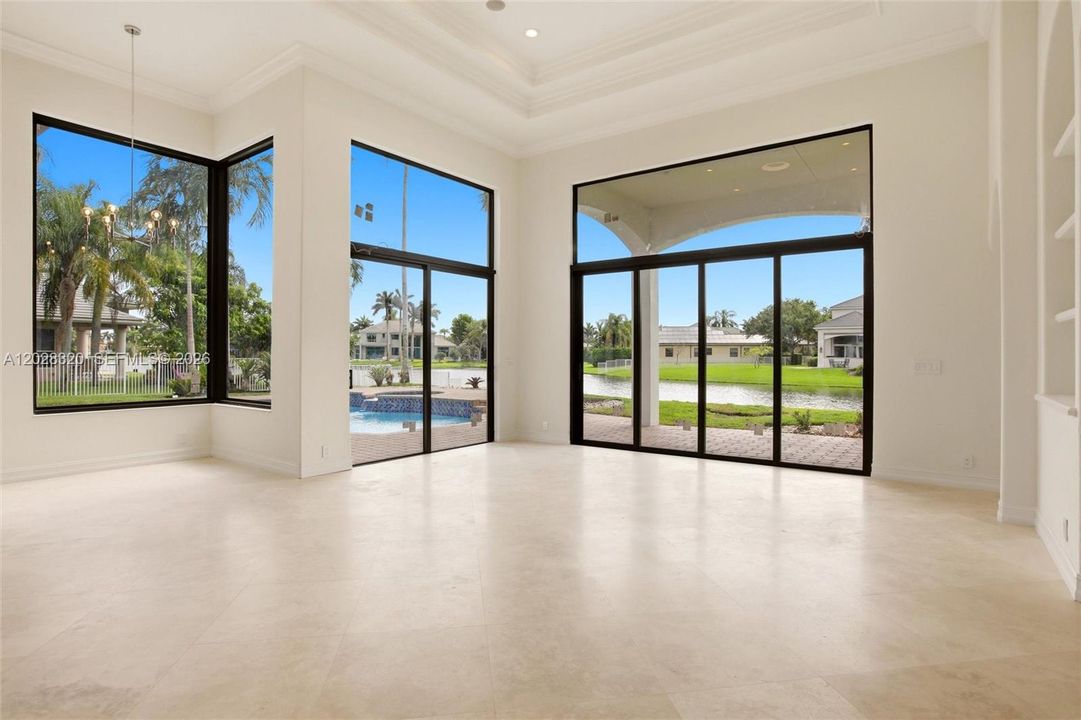 For Sale: $2,725,000 (5 beds, 5 baths, 4556 Square Feet)