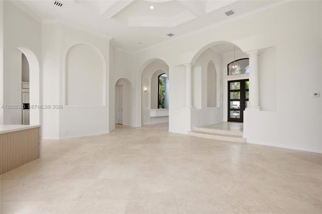 For Sale: $2,725,000 (5 beds, 5 baths, 4556 Square Feet)