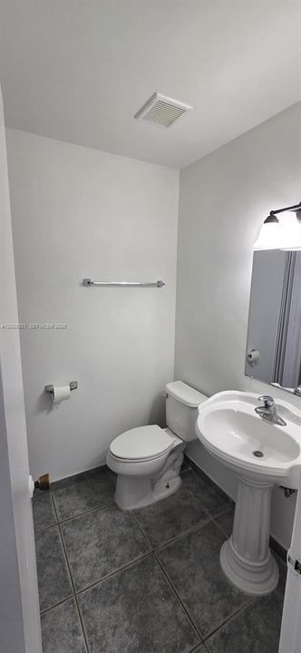 For Sale: $195,000 (2 beds, 1 baths, 986 Square Feet)