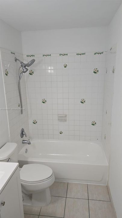 For Sale: $195,000 (2 beds, 1 baths, 986 Square Feet)