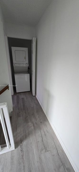 For Sale: $195,000 (2 beds, 1 baths, 986 Square Feet)