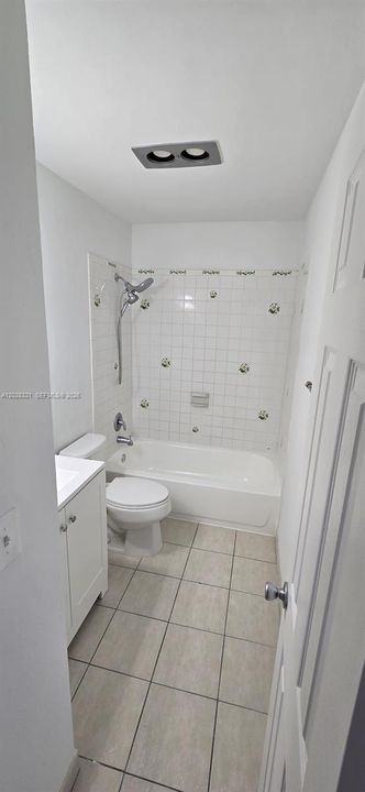 For Sale: $195,000 (2 beds, 1 baths, 986 Square Feet)