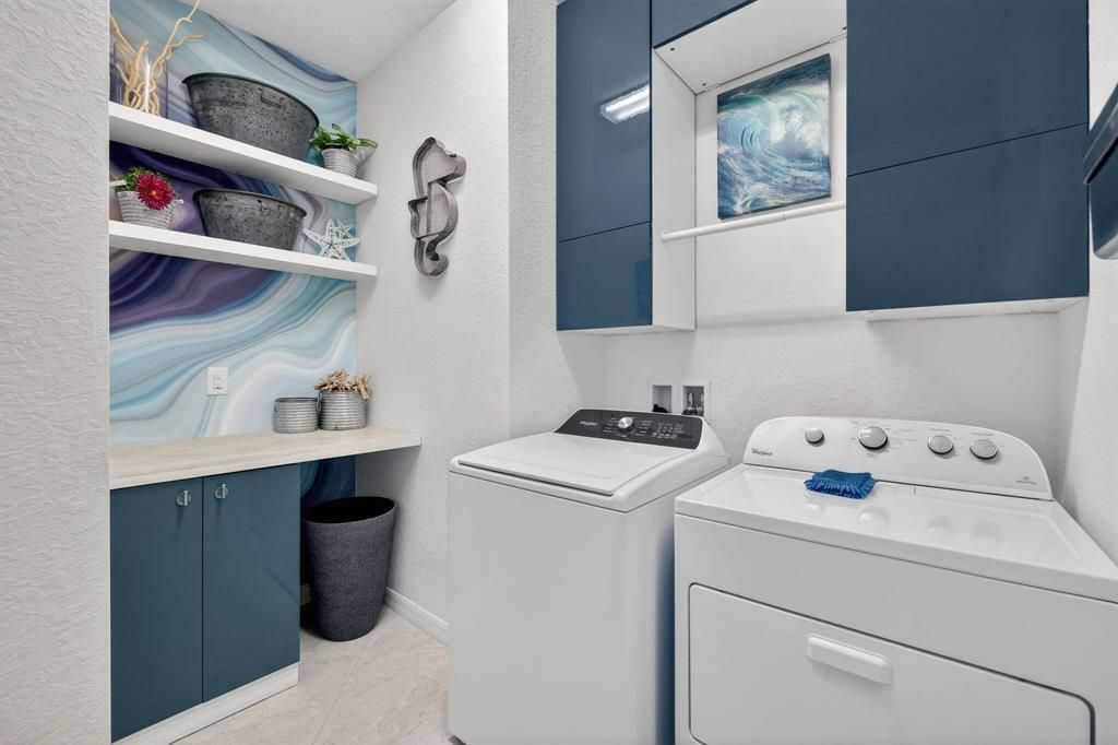 Laundry room with lots of storage