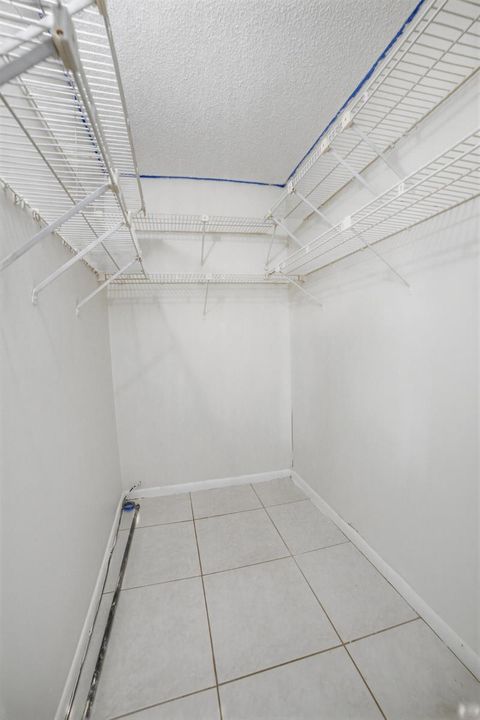 Bedroom2-Closet