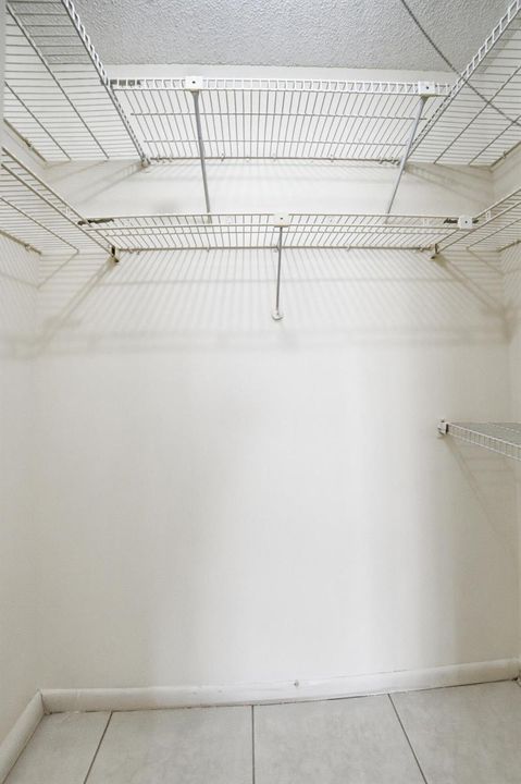 Bedroom1-Closet