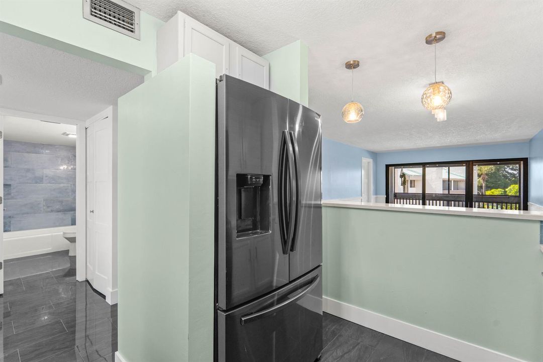 Kitchen/Bar